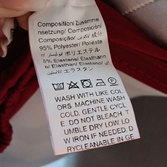 Sxy Burgundy Off The Shoulder Twist Front Cutout Crop Top - Picture 4 of 10